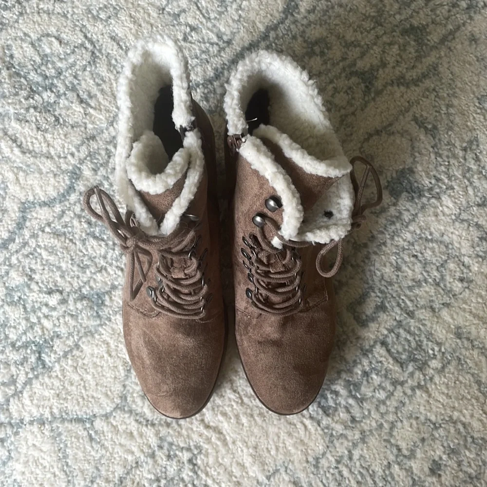 Booties - Picture 4 of 5